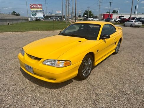 Used 1995 Ford Mustang Coupe RWD image 3