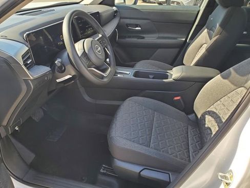 Certified 2025 Nissan Kicks SV image 14