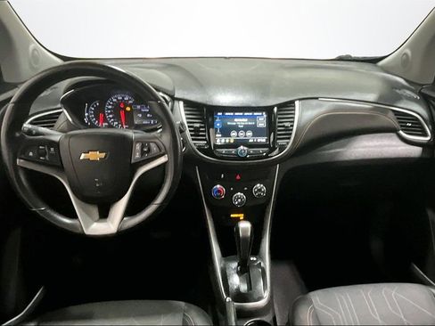 Used 2019 Chevrolet Trax LT w/ LT Convenience Package image 7
