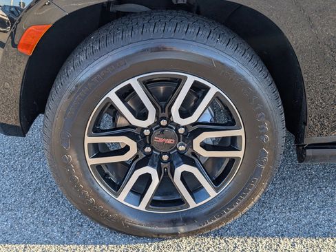 Used 2023 GMC Yukon AT4 w/ AT4 Premium Package image 12