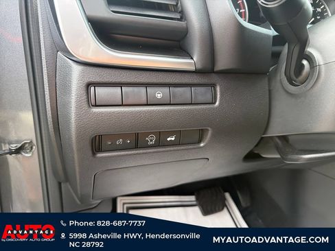 Used 2025 Nissan Rogue SV AWD/4WD image 13