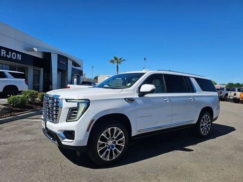 New 2026 GMC Yukon XL Denali w/ Denali Reserve Package AWD/4WD image 1