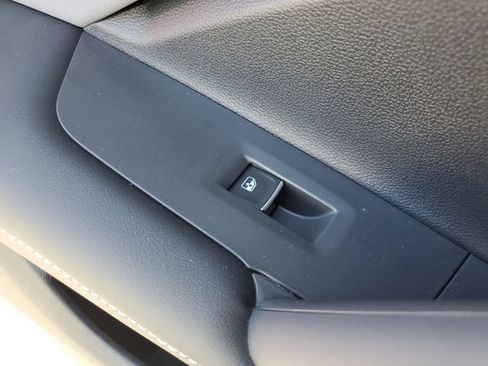 New 2026 Volkswagen Tiguan SE R-Line FWD image 14