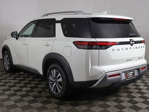 Used 2023 Nissan Pathfinder SL w/ Cargo Package image 10