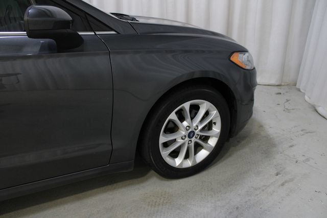 Used 2020 Ford Fusion SE FWD image 33