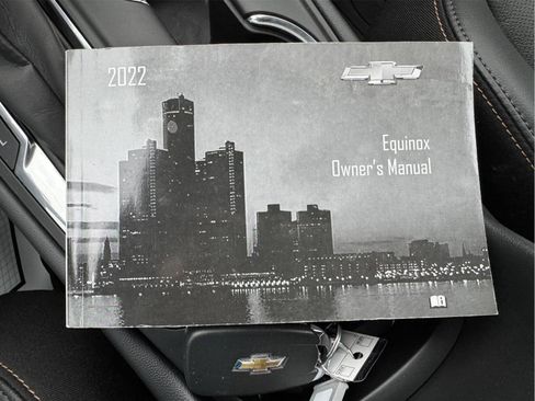 Used 2022 Chevrolet Equinox Premier image 32
