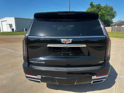 Certified 2025 Cadillac Escalade ESV Premium Luxury AWD/4WD image 4