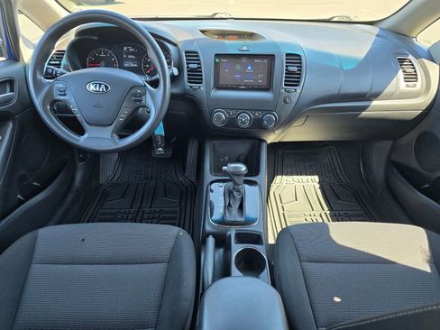 Used 2017 Kia Forte LX FWD image 2