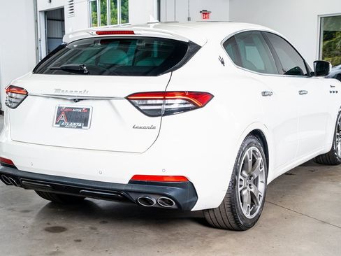 Used 2022 Maserati Levante Modena image 6