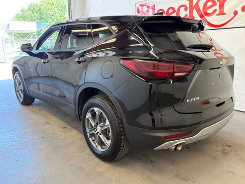 Used 2025 Chevrolet Blazer LT FWD image 9
