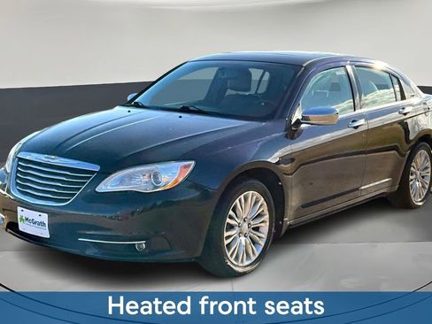 Used 2011 Chrysler 200 Limited image 3