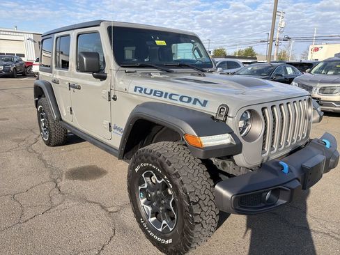 Used 2023 Jeep Wrangler Unlimited Rubicon 4xe w/ Cold Weather Group AWD/4WD image 8