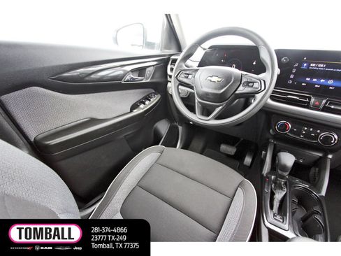Used 2025 Chevrolet TrailBlazer LT FWD image 9