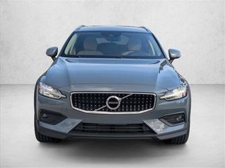 Used 2022 Volvo V60 T5 Cross Country video 2