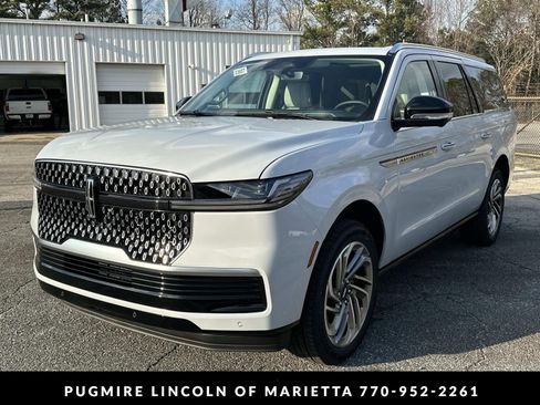 New 2026 Lincoln Navigator L Reserve AWD/4WD image 3