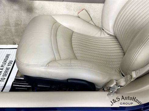 Used 2004 Chevrolet Corvette Coupe w/ Preferred Equipment Group RWD image 23