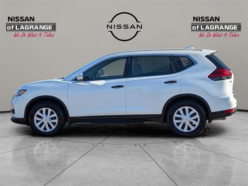 Used 2017 Nissan Rogue S image 8