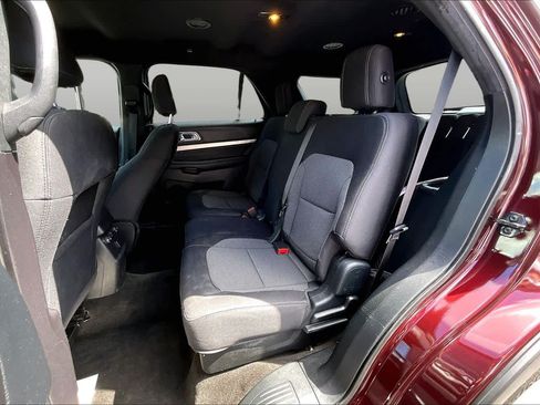Used 2018 Ford Explorer XLT w/ Equipment Group 201A AWD/4WD image 21