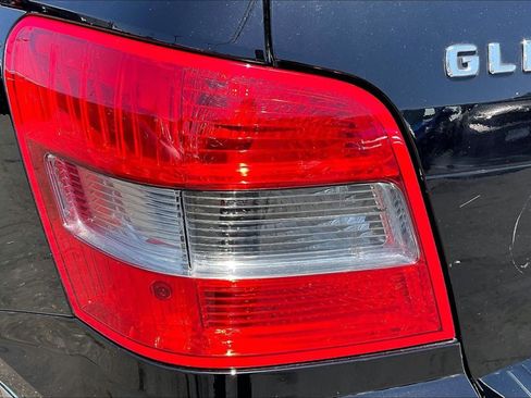 Used 2010 Mercedes-Benz GLK 350 4MATIC image 30