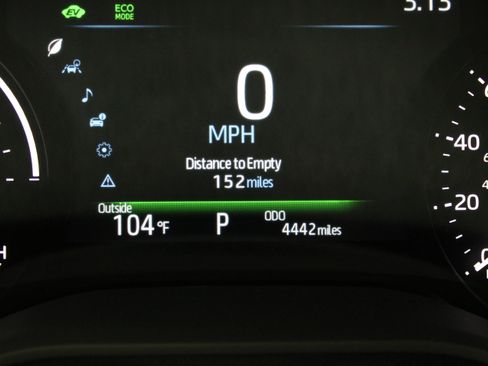 Used 2026 Toyota Sienna XLE FWD image 41