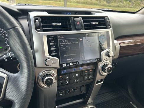 Used 2021 Toyota 4Runner Limited AWD/4WD image 32