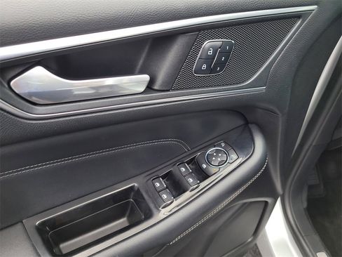 Used 2017 Ford Edge Titanium image 15