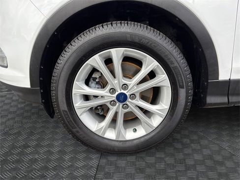 Used 2018 Ford Escape SE w/ SE Sync 3 Package image 14