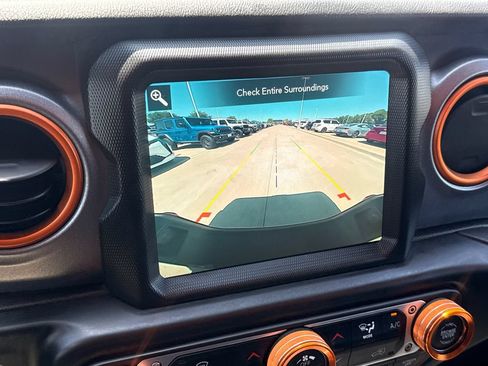 Used 2021 Jeep Gladiator Mojave AWD/4WD image 25