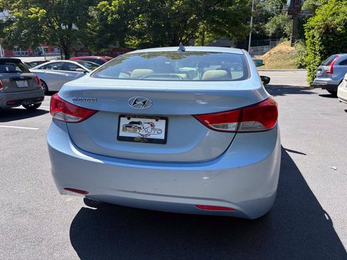 Used 2012 Hyundai Elantra GLS w/ Preferred Pkg 3 FWD image 2