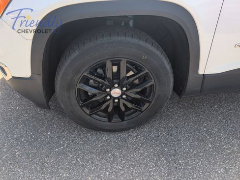 Used 2018 GMC Acadia SLT AWD/4WD image 6