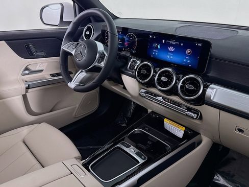 New 2026 Mercedes-Benz GLB 250 image 15