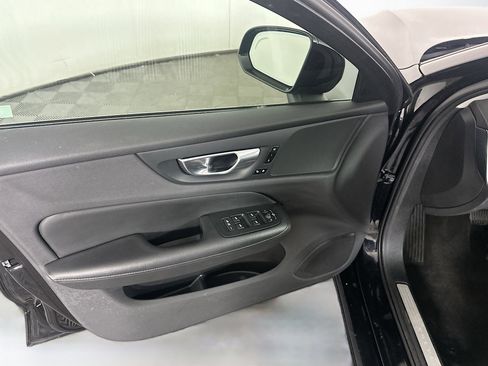 Used 2024 Volvo S60 B5 Plus image 15