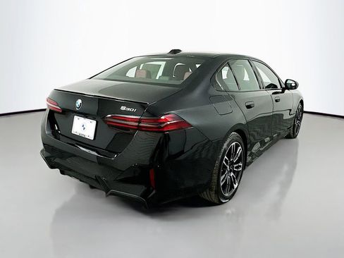 Used 2025 BMW 530i w/ M Sport Package image 5