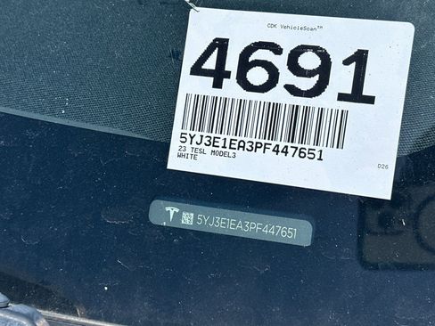 Used 2023 Tesla Model 3 Standard Range RWD image 3