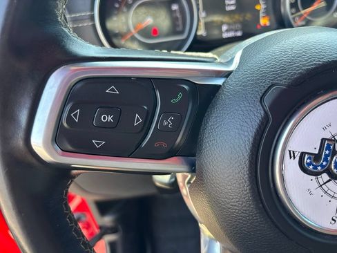 Used 2020 Jeep Gladiator Overland AWD/4WD image 19