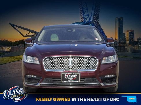 Used 2018 Lincoln Continental Reserve w/ Rear-seat Package image 2