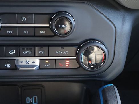 Used 2022 Ford Bronco Black Diamond image 19