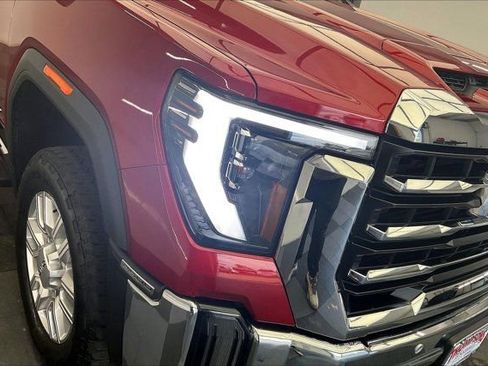 Used 2024 GMC Sierra 2500 SLT w/ SLT Premium Package AWD/4WD image 28