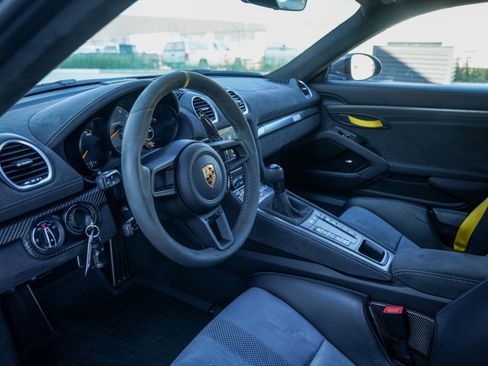 Certified 2023 Porsche 718 Cayman GT4 RS image 4