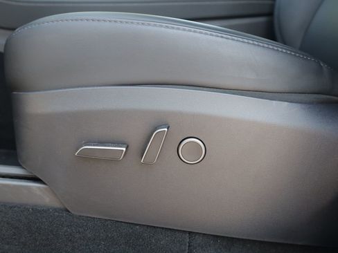 Used 2023 Tesla Model Y Long Range AWD/4WD image 12
