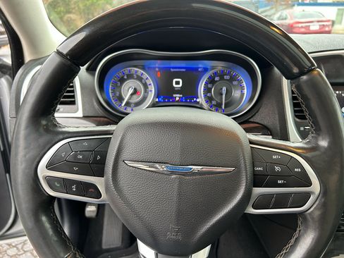 Used 2020 Chrysler 300 Limited image 10