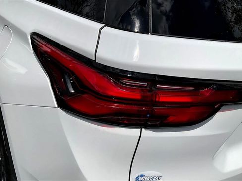 Used 2023 Chevrolet Traverse RS FWD image 29