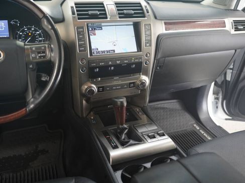 Used 2016 Lexus GX 460 w/ Premium Package AWD/4WD image 21