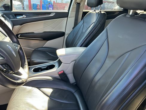 Used 2019 Lincoln MKC Reserve image 9