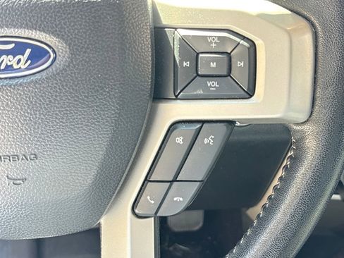 Used 2019 Ford F150 Lariat w/ Trailer Tow Package image 11