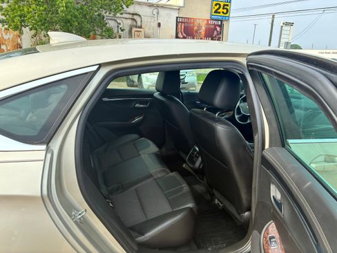 Used 2015 Chevrolet Impala LT FWD image 8