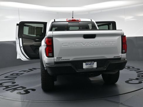 Used 2026 Chevrolet Colorado ZR2 w/ Technology Package AWD/4WD image 25