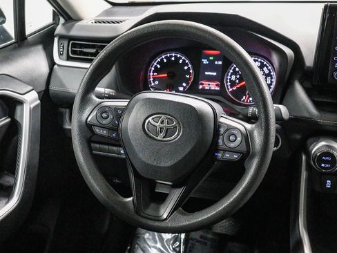 Certified 2022 Toyota RAV4 XLE w/ Convenience Package FWD image 17