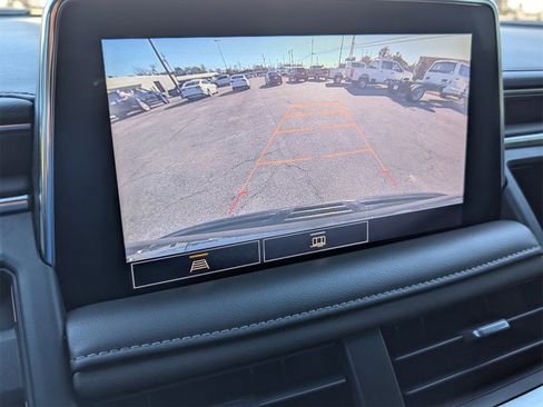 Used 2021 Chevrolet Tahoe Z71 image 18