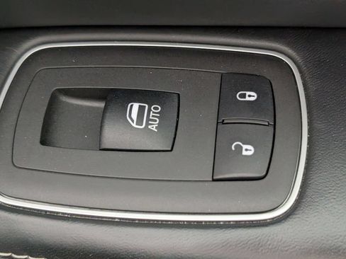 Used 2022 RAM 1500 Limited AWD/4WD image 35